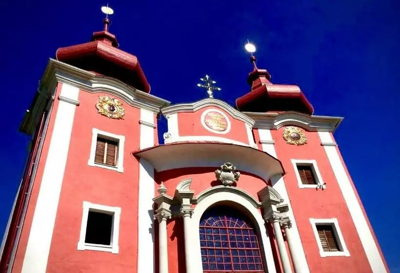 Majatalo Ezathouse Devičie