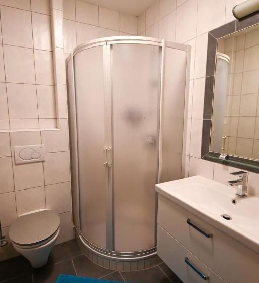 Пансион Gästehaus Zum See