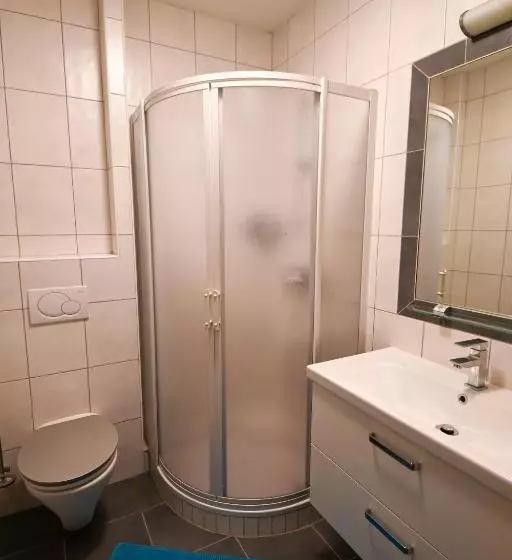 ペンション Gästehaus Zum See