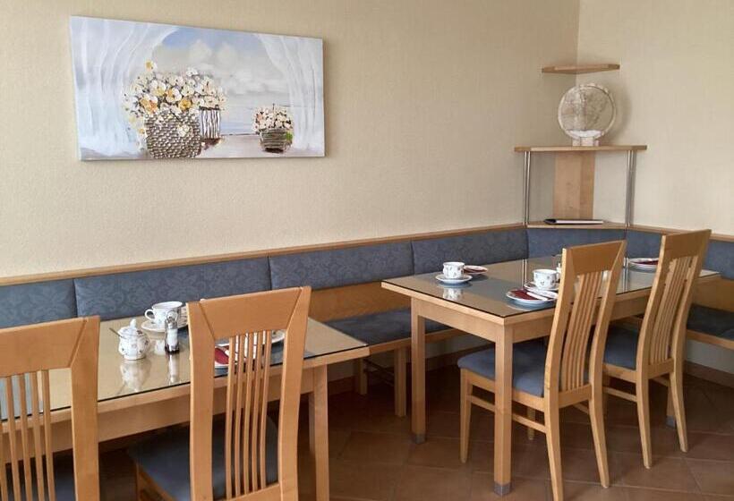 Пансион Gästehaus Zum See