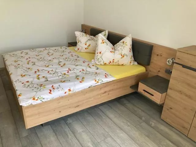 ペンション Gästehaus Zum See