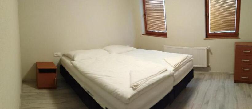 ペンション Guest House Mladosť