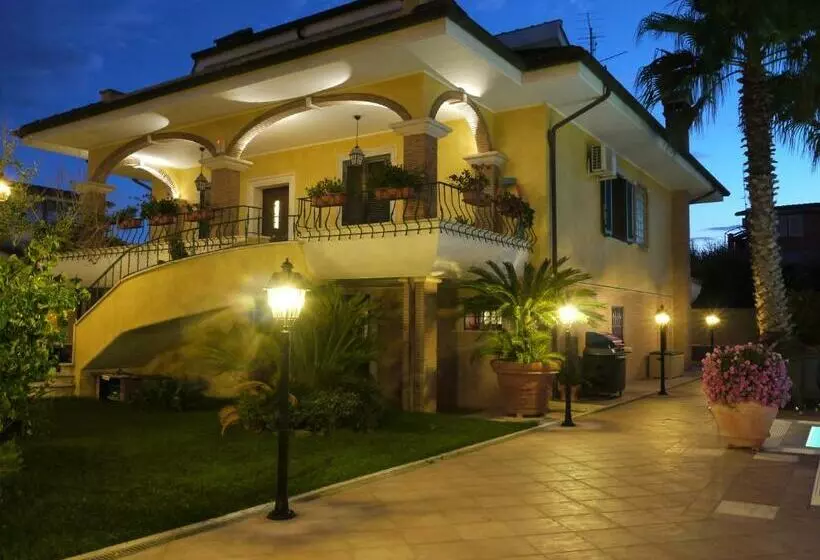 تختخواب و صبحانه Alba Chiara