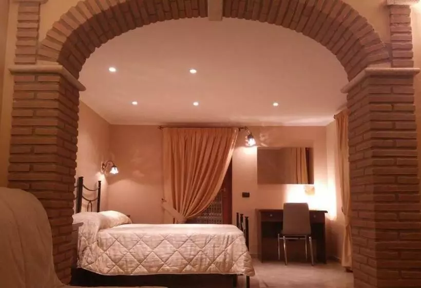 تختخواب و صبحانه Alba Chiara