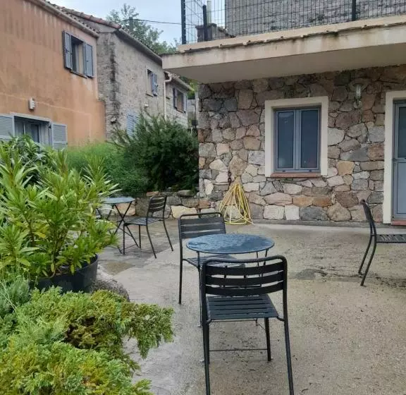 Aamiaismajoitus (B&B) Chambres D Hôtes Villa Cardellini