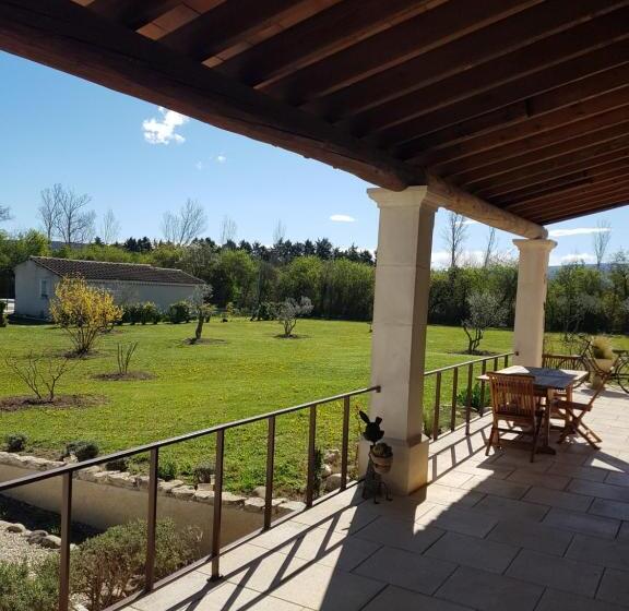 تختخواب و صبحانه Mas Clement Chambre Et Table D Hôtes