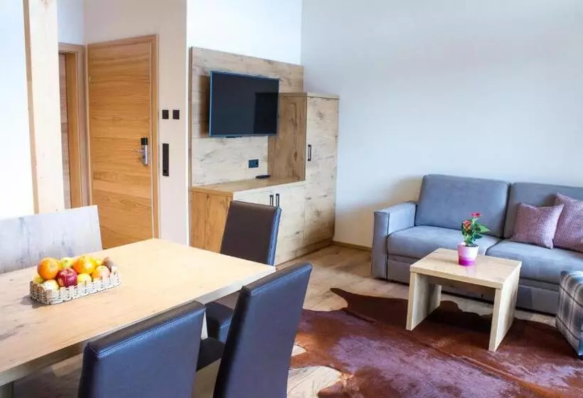 Aamiaismajoitus (B&B) Panorama Apart Weisses Rössl