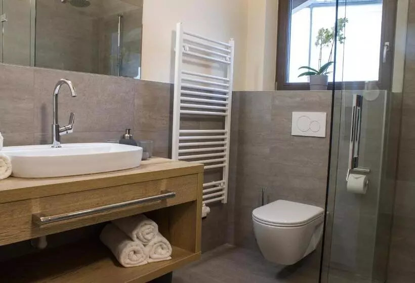 Aamiaismajoitus (B&B) Panorama Apart Weisses Rössl