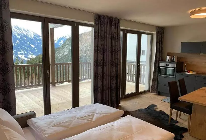 Aamiaismajoitus (B&B) Panorama Apart Weisses Rössl