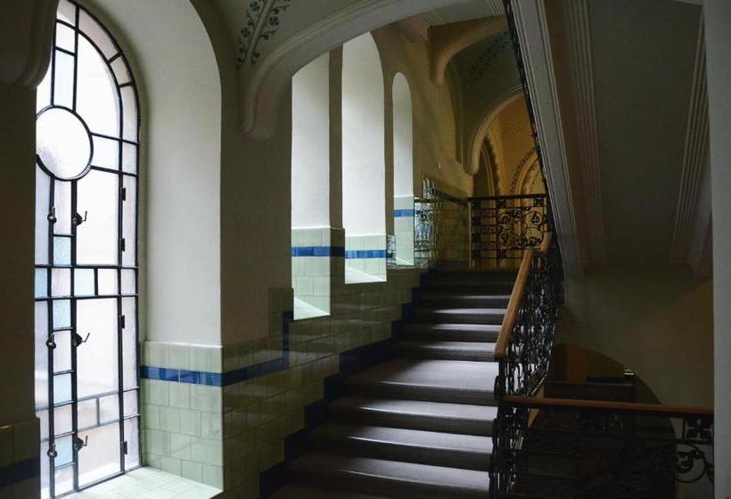 Guest Rest Studio Apartments