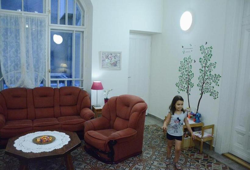 Guest Rest Studio Apartments