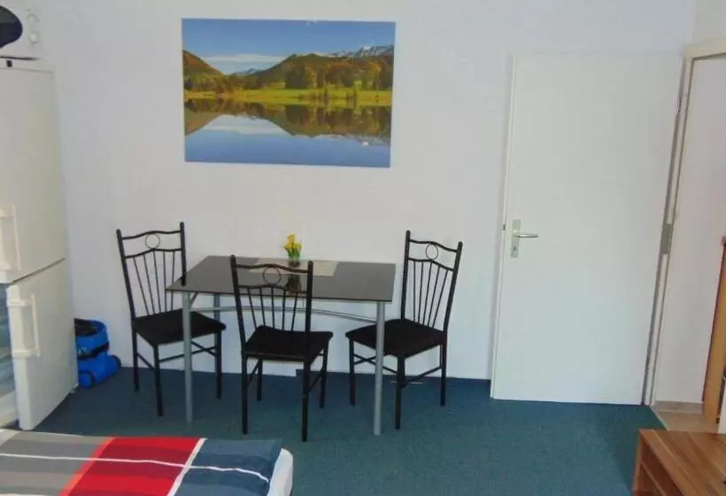 Hostel Schützenbrücke