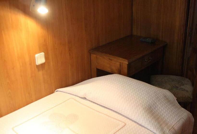 پانسیون Duas Nações Guest House