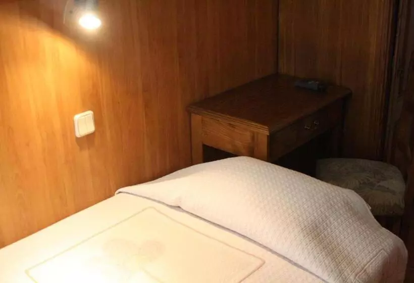پانسیون Duas Nações Guest House
