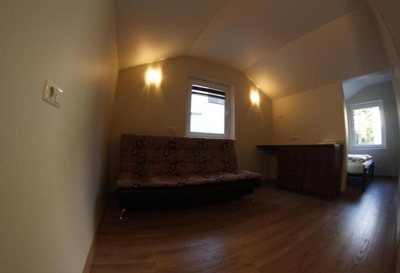 پانسیون Elena