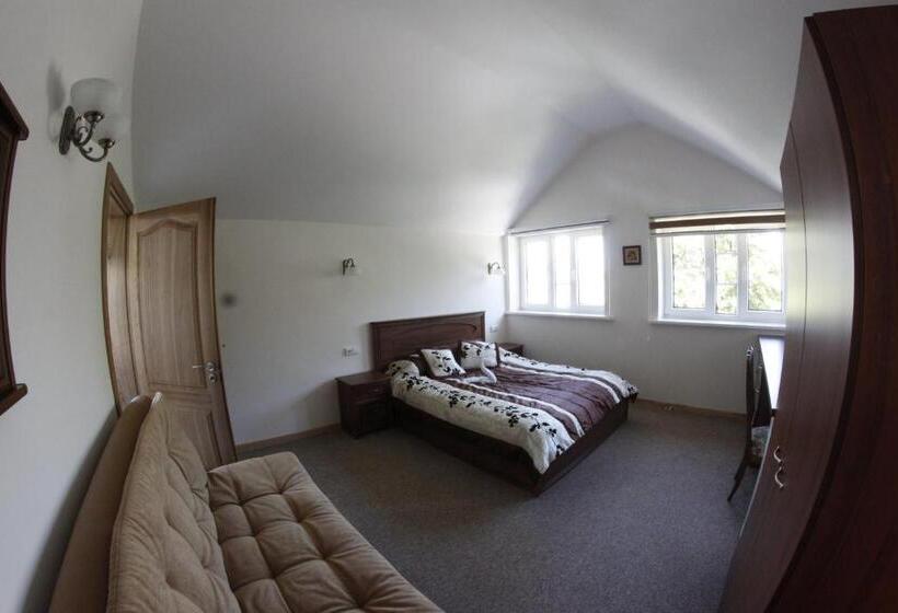 پانسیون Elena