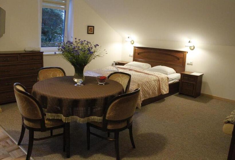 پانسیون Elena