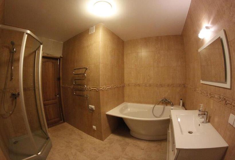 پانسیون Elena