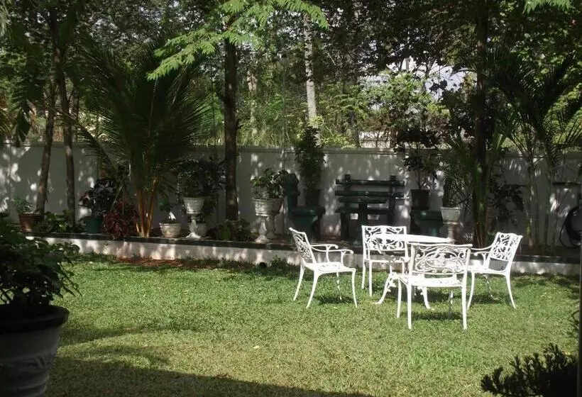 پانسیون Levi S Tourist – Anuradhapura