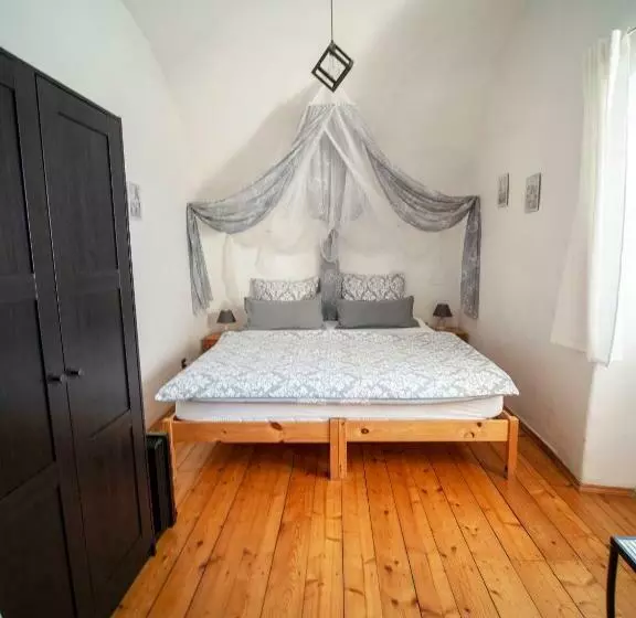 Majatalo Penzion Dům U Barvíře