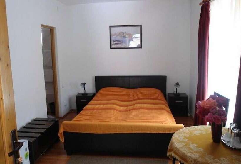 پانسیون Villa La Dolce Vita