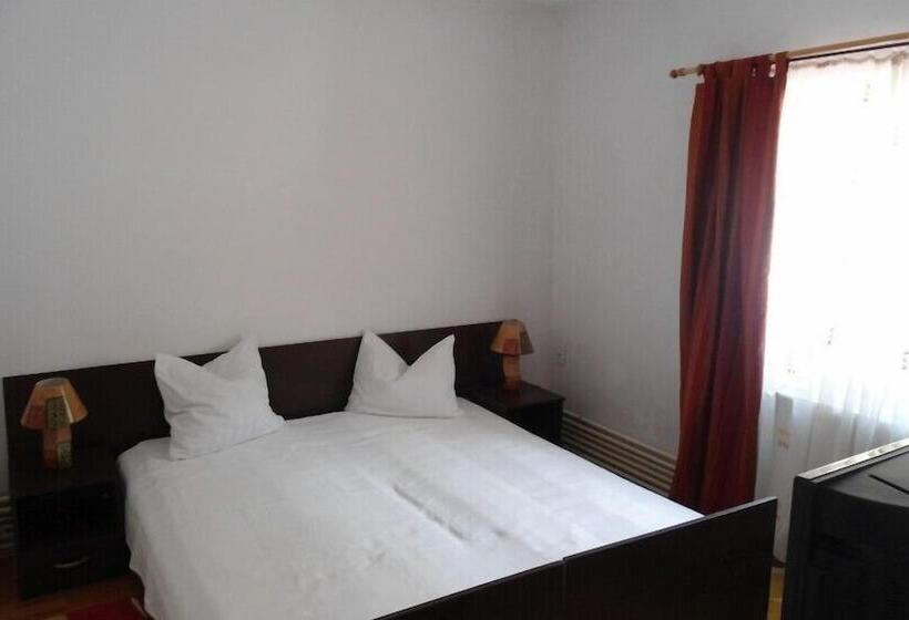 پانسیون Villa La Dolce Vita