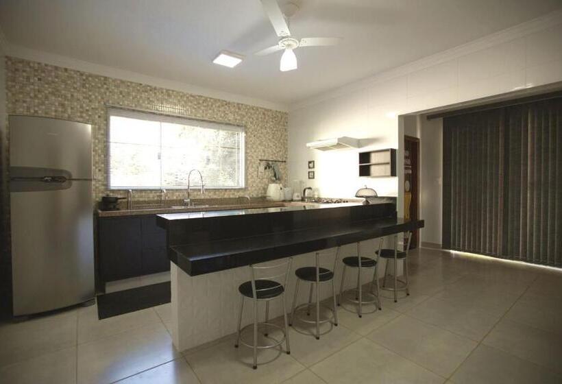 Piscina E Muito Lazer Em Linda Chacara, Franca Sp