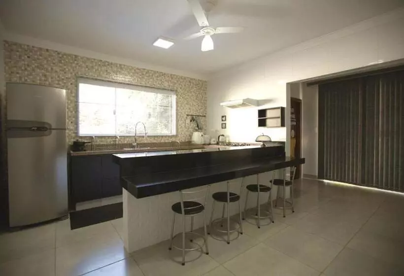 Piscina E Muito Lazer Em Linda Chacara, Franca Sp