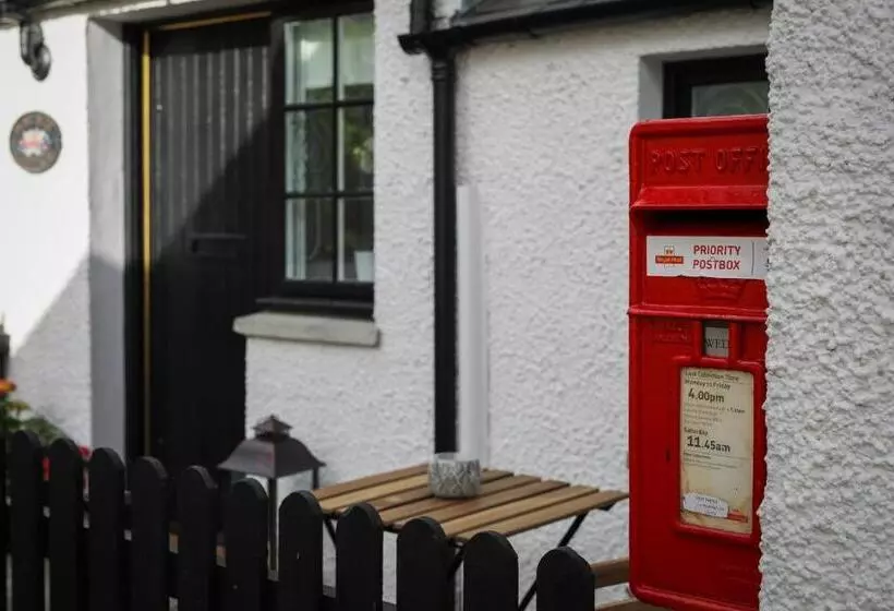 Postbox Cottage