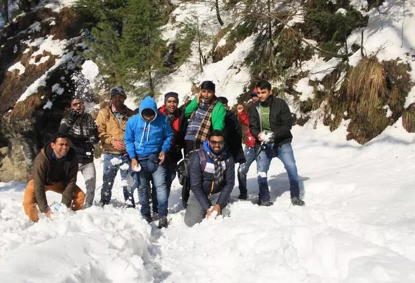 Retkeilymaja Madpackers Jibhi   Of Streamsides & Waterfalls