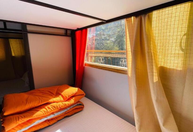 Albergue Madpackers Jibhi Of Streamsides & Waterfalls