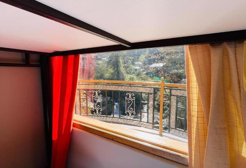 Albergue Madpackers Jibhi Of Streamsides & Waterfalls