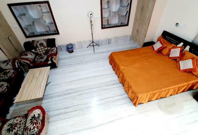 בית מלון כפרי Oyo 82088  Hastinapur Residency Near Jaipur Airport