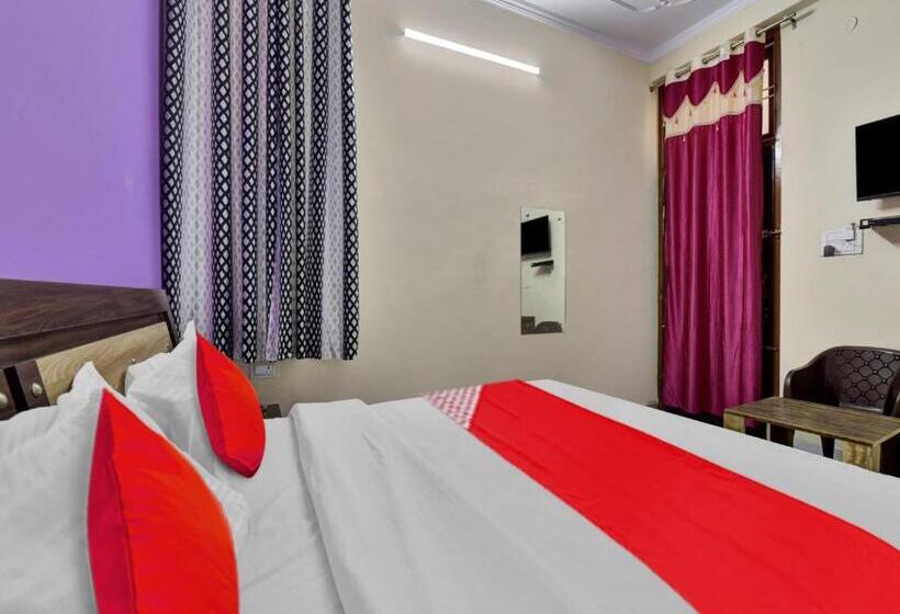 בית מלון כפרי Oyo 82088  Hastinapur Residency Near Jaipur Airport