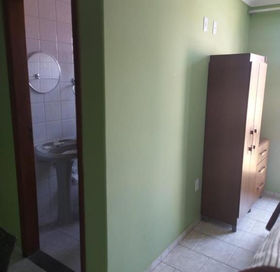 Paradise Hostel E Flats