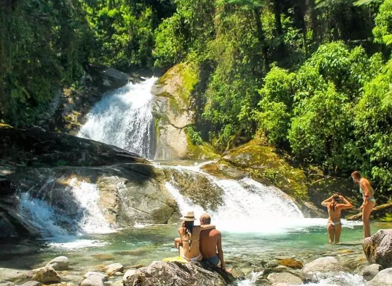 Paradise Hostel E Flats