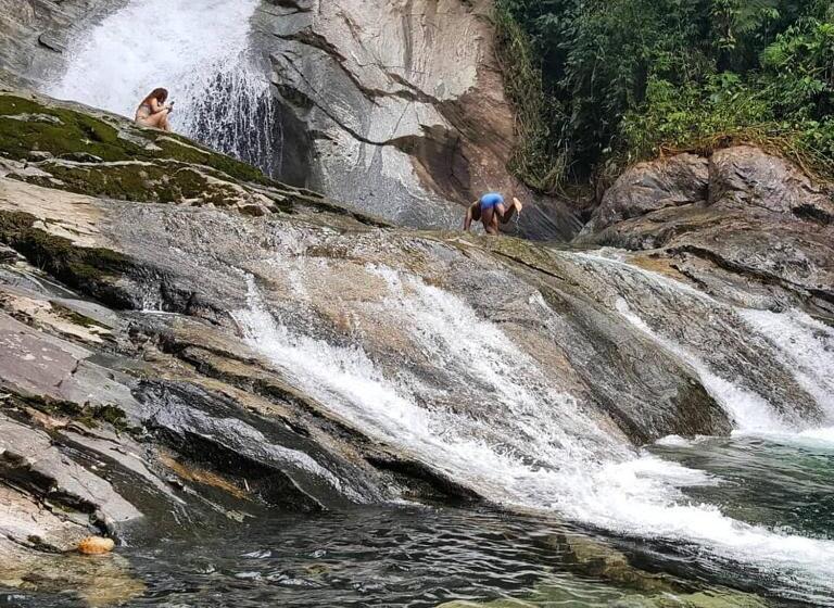 Paradise Hostel E Flats