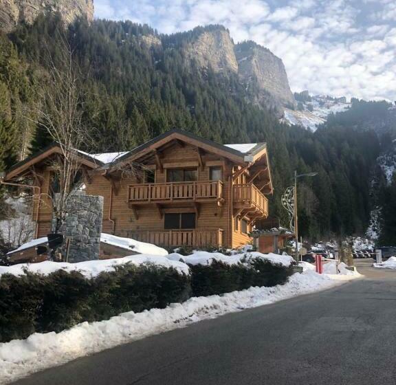 پانسیون Chalet Croq Neige