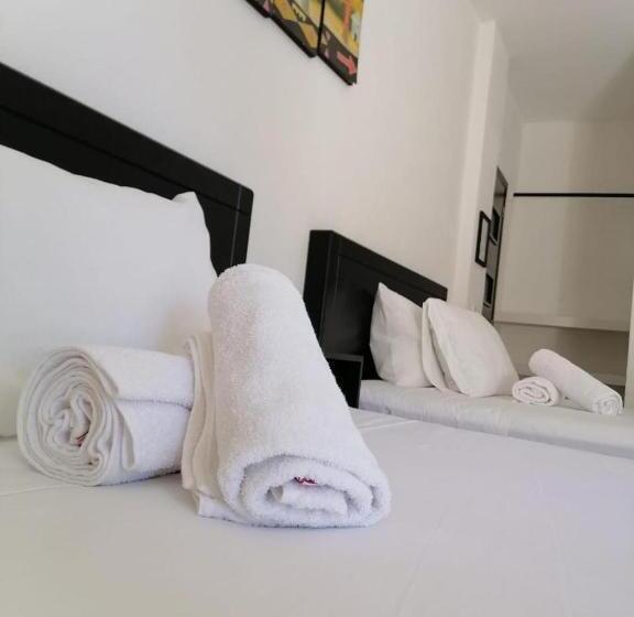 Pansiyon Room In Guest Room   Standard Queen Room Two Beds