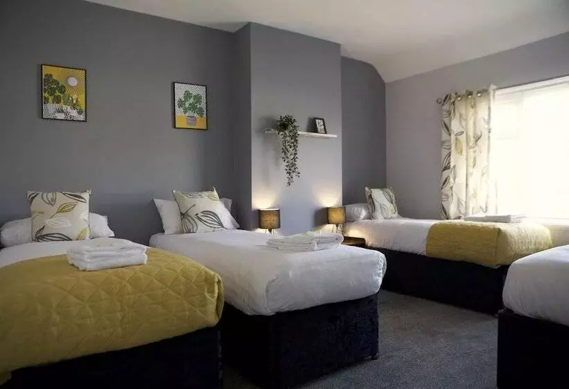 The Flintshire   North Wales   Sleeps Up To 9