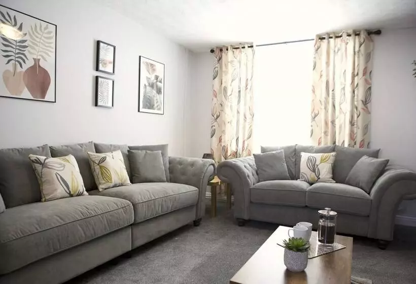 The Flintshire   North Wales   Sleeps Up To 9