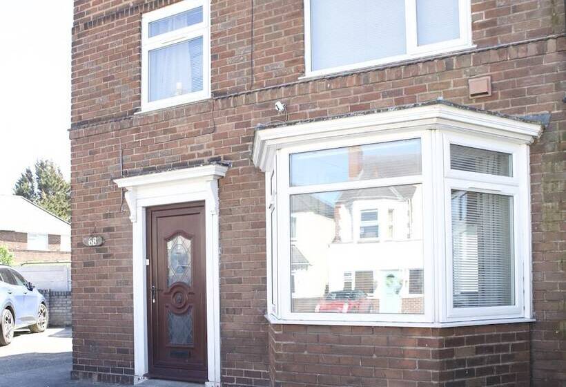 The Flintshire   North Wales   Sleeps Up To 9