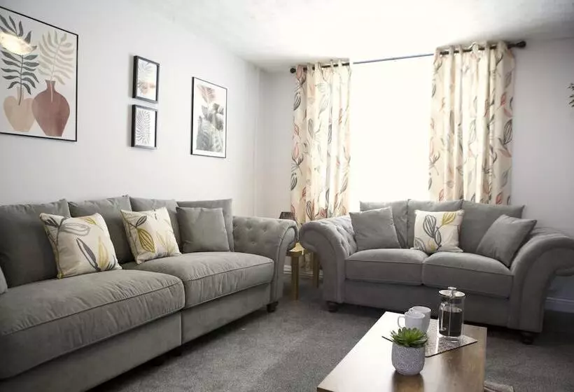 The Flintshire   North Wales   Sleeps Up To 9