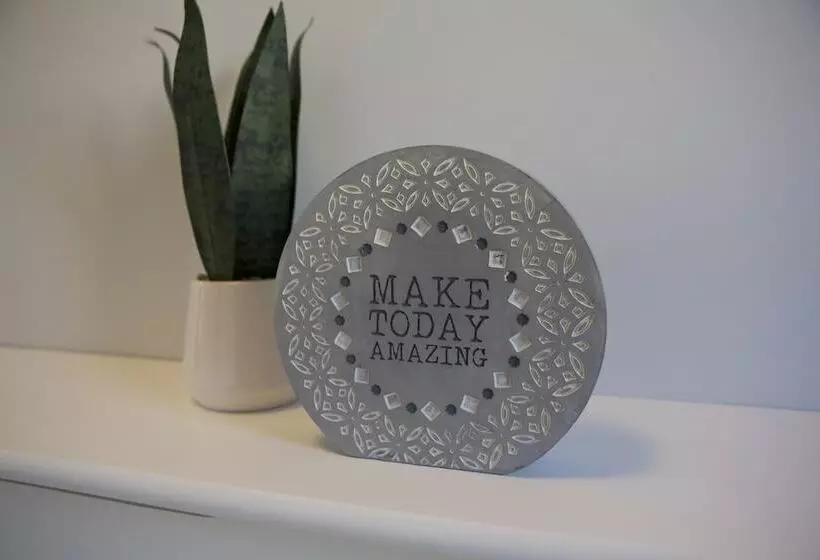 The Flintshire   North Wales   Sleeps Up To 9