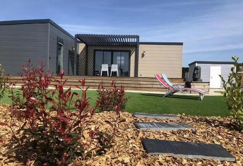 Vacances A 6 Dans Un Domaine Avec Piscine Chauffee