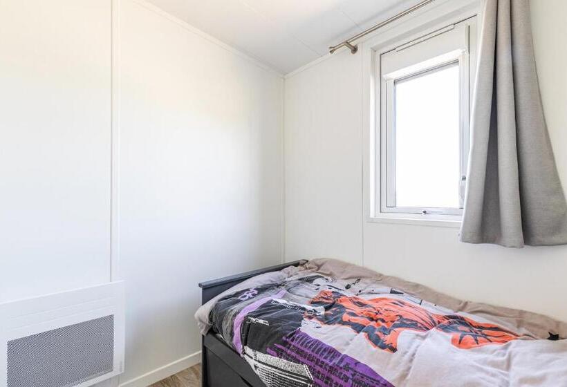 Vacances A 6 Dans Un Domaine Avec Piscine Chauffee