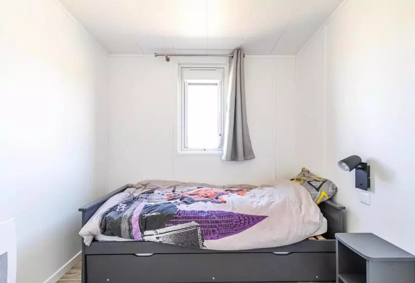 Vacances A 6 Dans Un Domaine Avec Piscine Chauffee