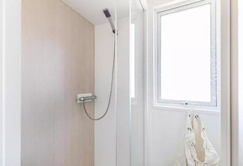 Vacances A 6 Dans Un Domaine Avec Piscine Chauffee