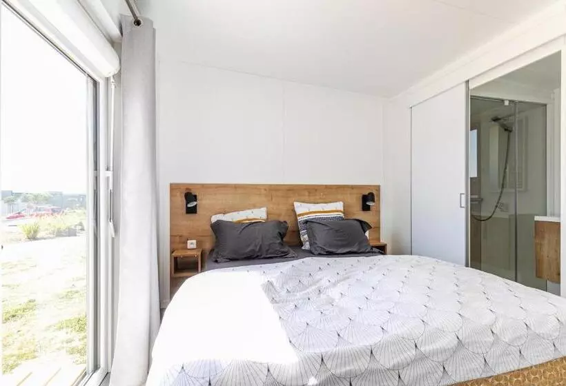 Vacances A 6 Dans Un Domaine Avec Piscine Chauffee