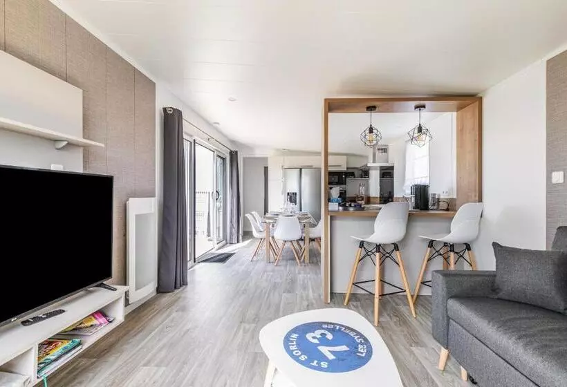 Vacances A 6 Dans Un Domaine Avec Piscine Chauffee